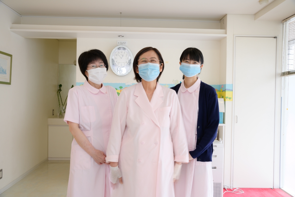 女性のスタッフのみの歯科医院
